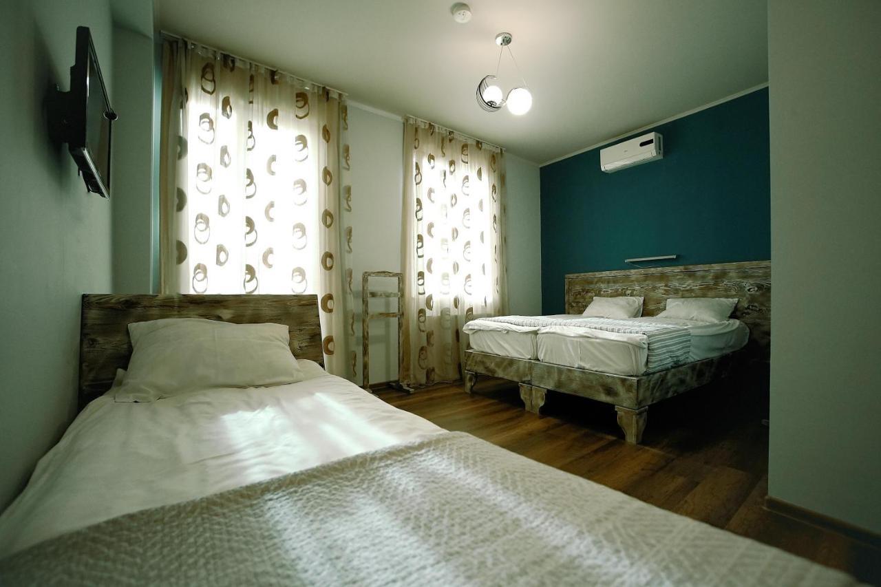 Hotel Kutaisi Globus Esterno foto