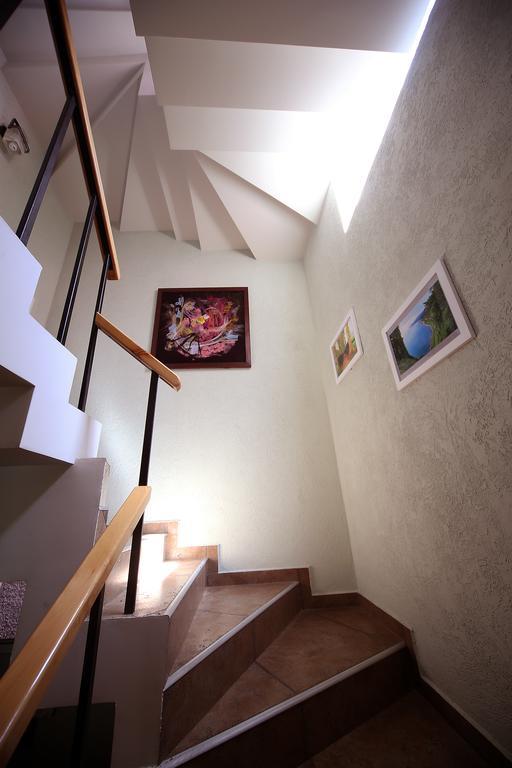 Hotel Kutaisi Globus Esterno foto