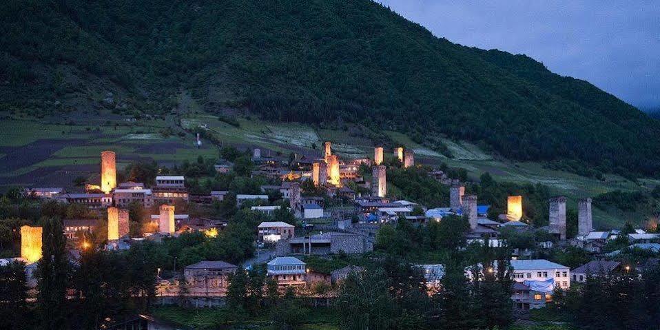 Hotel Kutaisi Globus Esterno foto