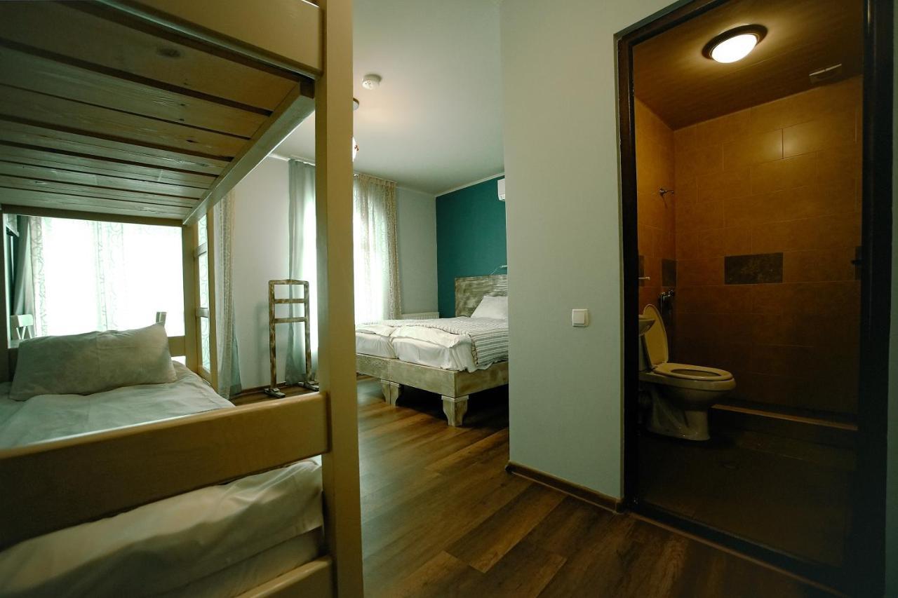 Hotel Kutaisi Globus Esterno foto