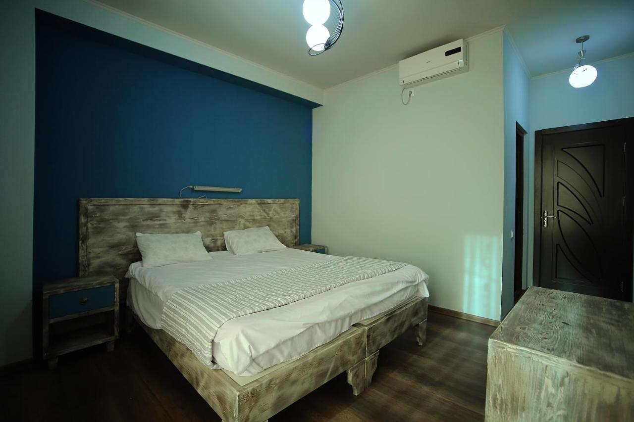 Hotel Kutaisi Globus Esterno foto