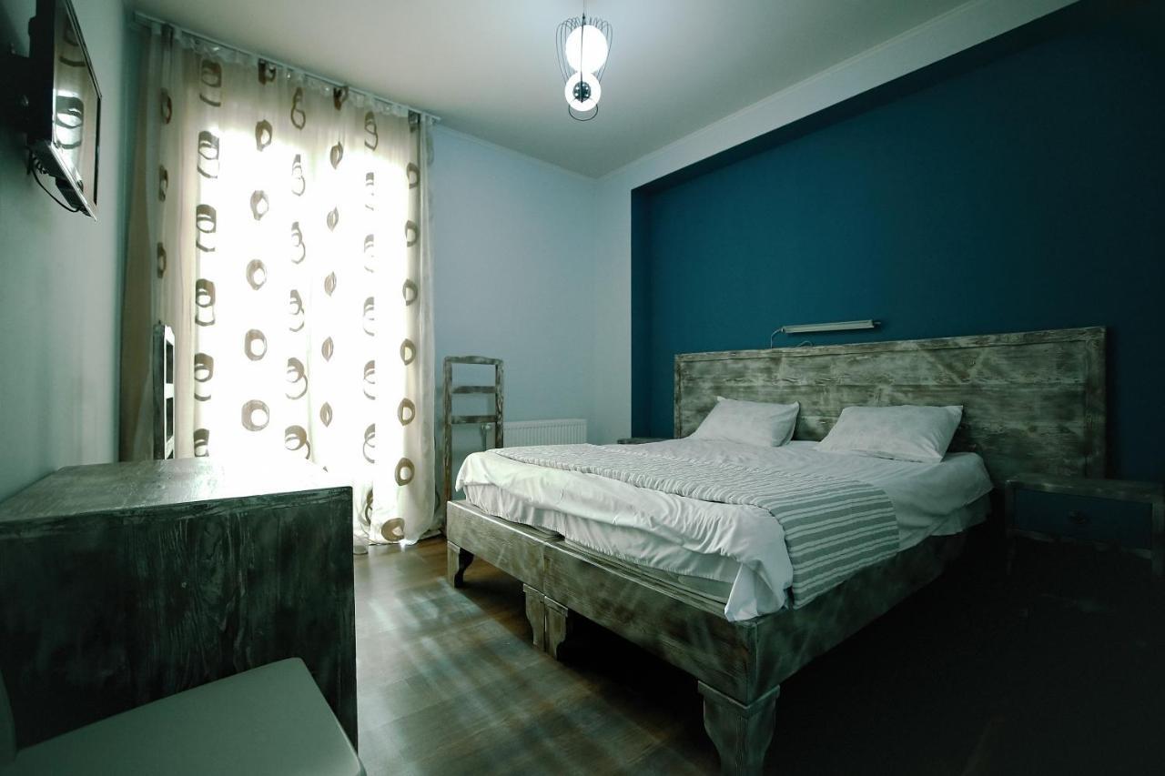 Hotel Kutaisi Globus Esterno foto